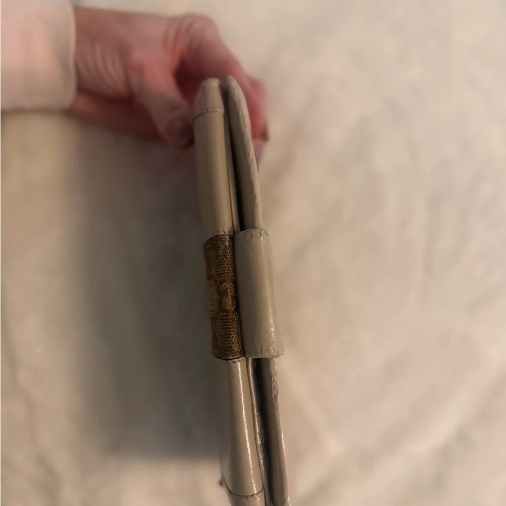 GUCCI Beige GG Monogram Leather Bifold Long Wallet Purse Accessories Italy - Picture 13 of 14